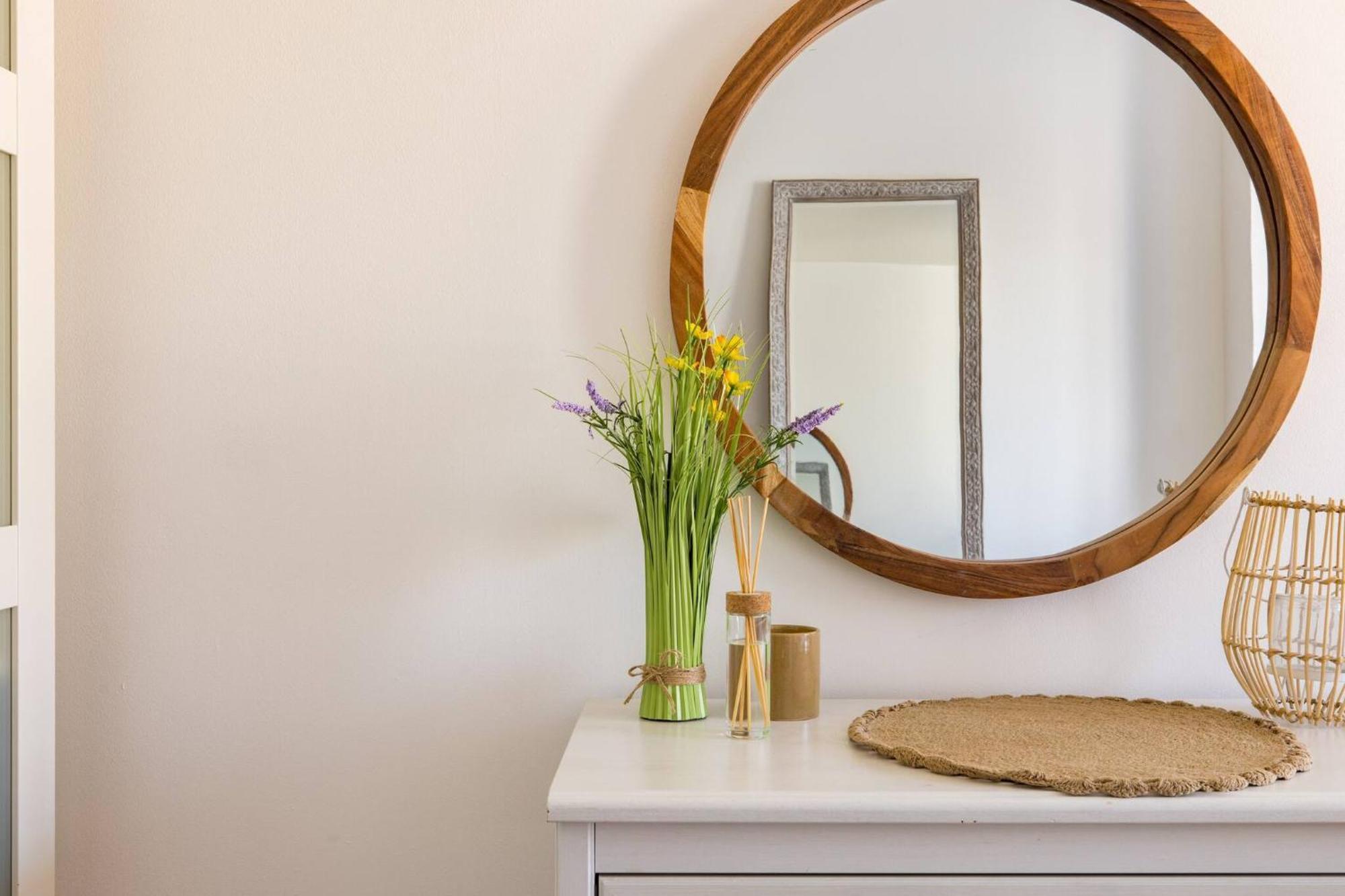 Wild Roses Service Apartments - East India Londra Esterno foto