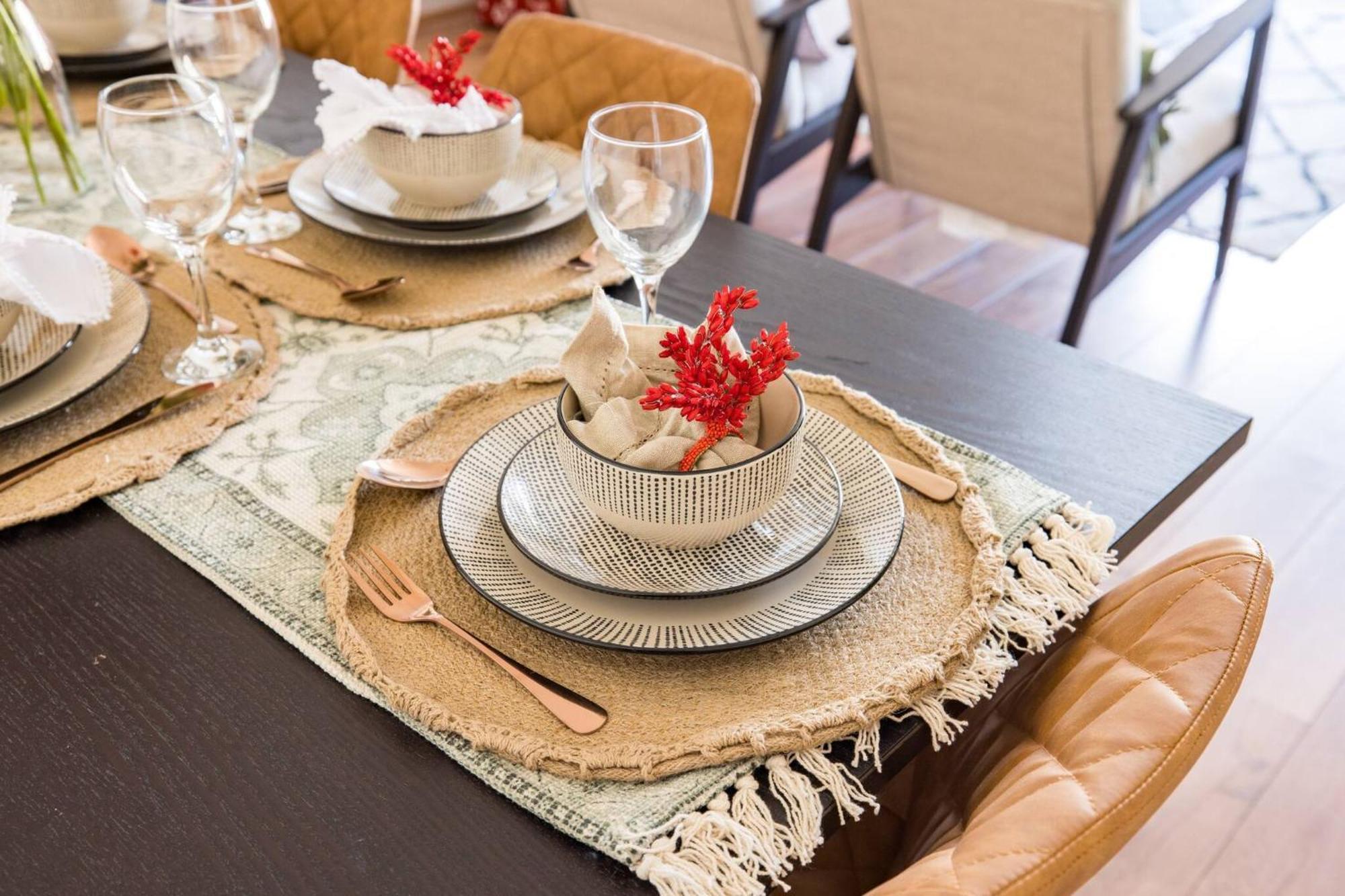 Wild Roses Service Apartments - East India Londra Esterno foto