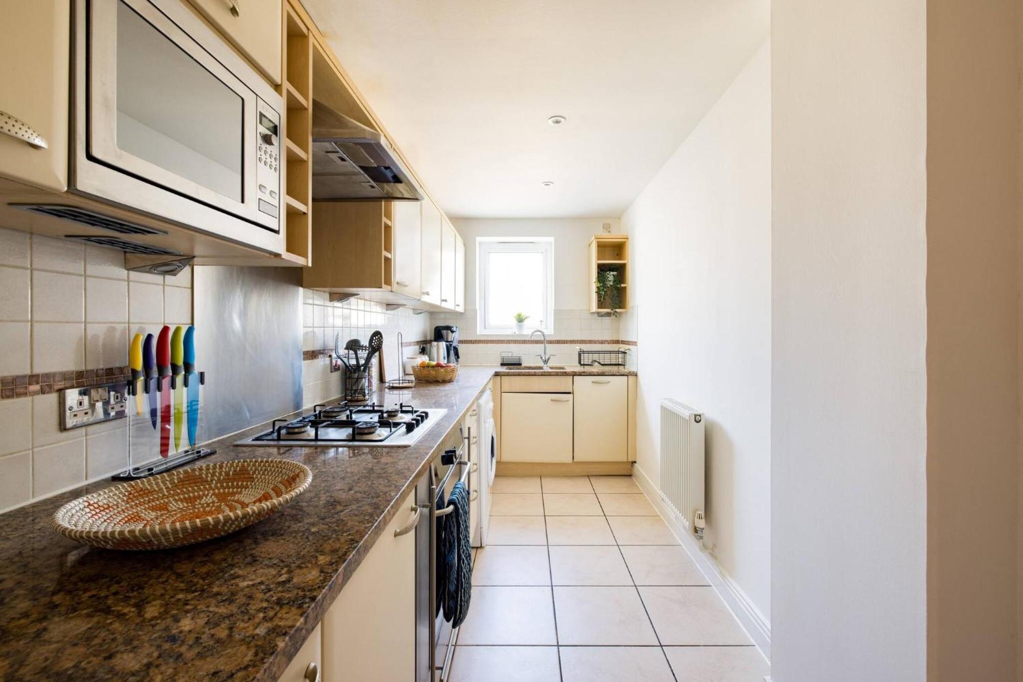 Wild Roses Service Apartments - East India Londra Esterno foto